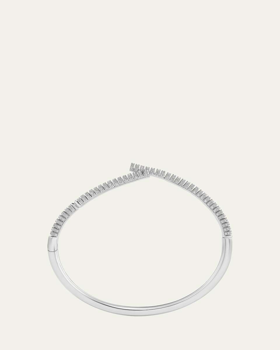 18K White Gold Oera Half-Ribbed Diamond Bangle Bracelet